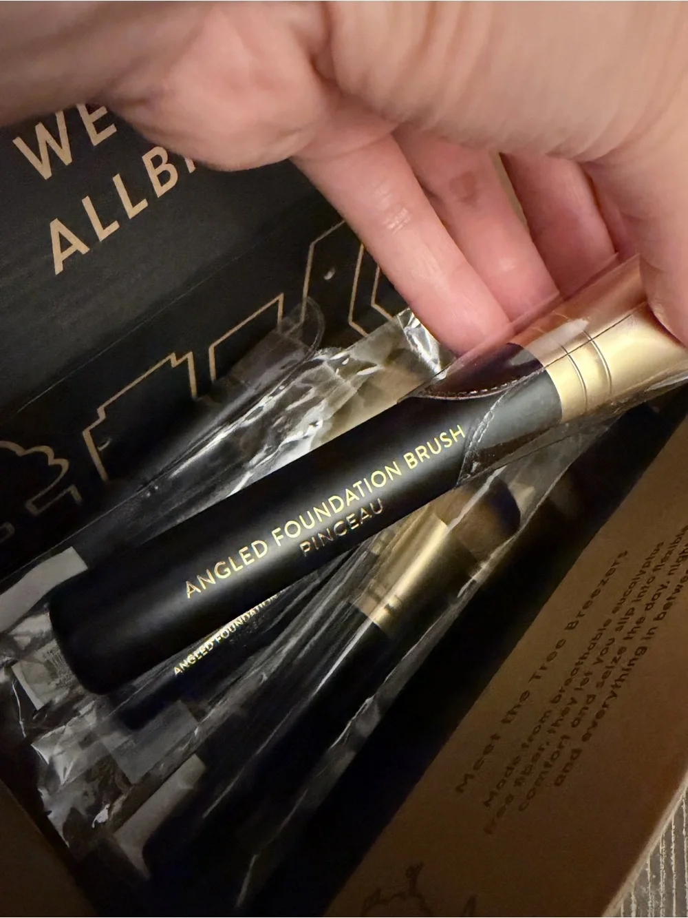 Laura Geller Angled Brush with Brown Bristles and Gold Ferrule